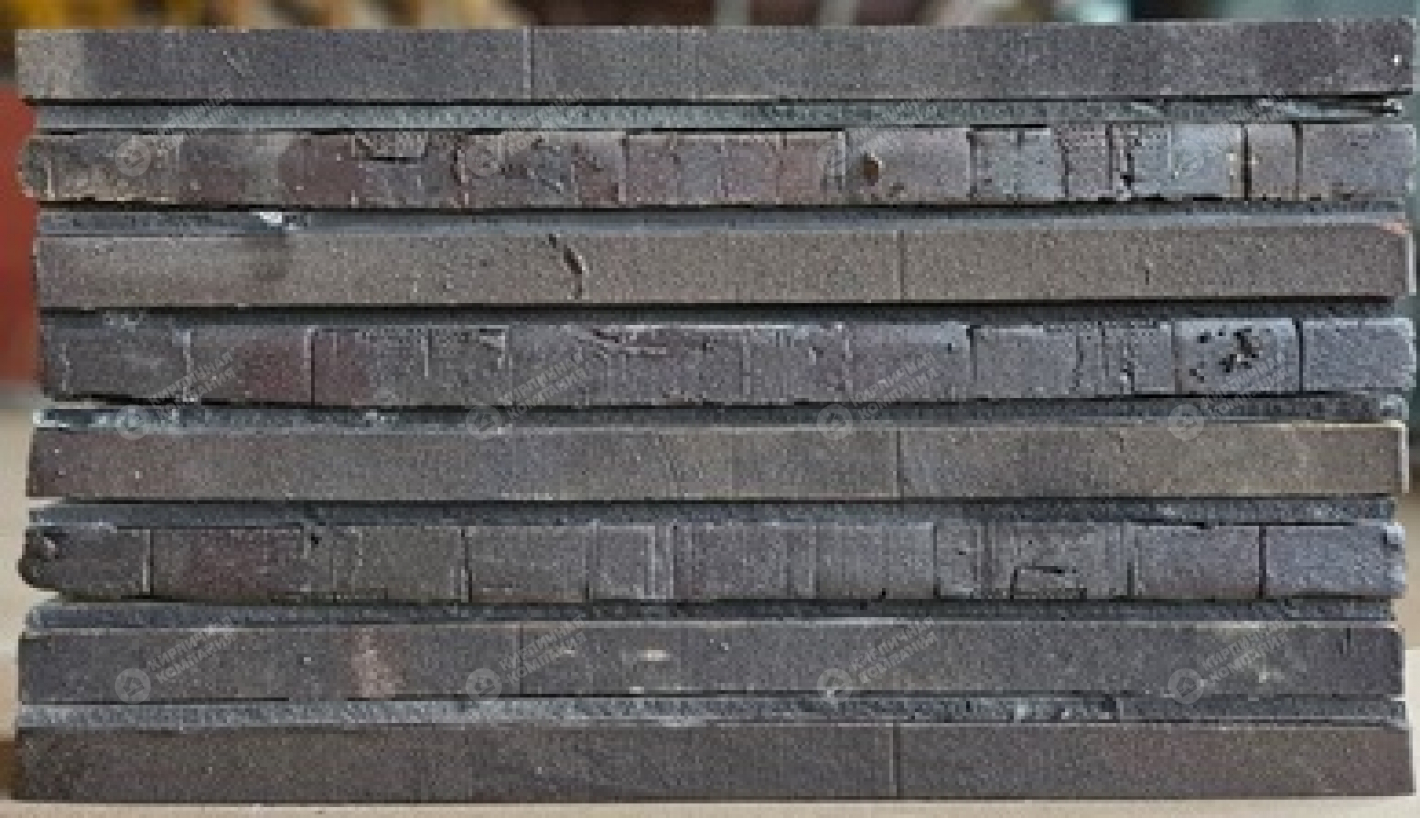 CASTLE BLACK LINE PREMIUM BRICK
